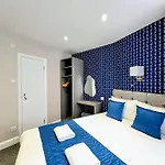 George Hotel